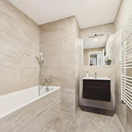 Appartement Sky Park Centre 1br High Fl - Free Parking *