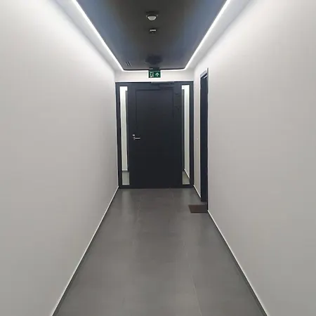 Sky Park Centre 1br High Fl - Free Parking * Pressburg