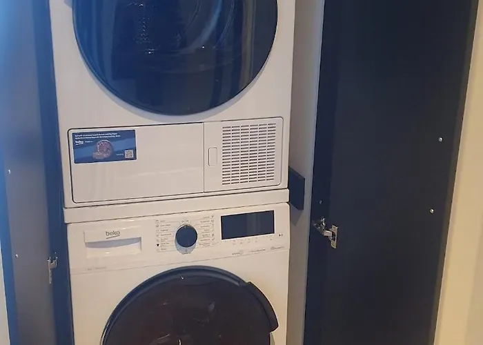 Sky Park Centre 1br High Fl - Free Parking Apartment