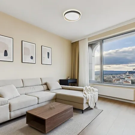 Sky Park Centre 1br High Fl - Free Parking Apartment *